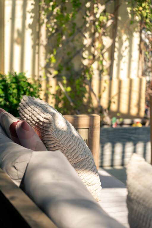 Tips for Creating a Cozy and Inviting Outdoor Living Space Year-Round
